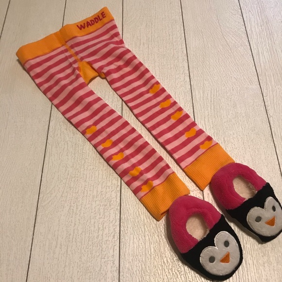 ⭐️NWT⭐️ O-12 Months Penguin Tights & Slippers 🐧 - Picture 5 of 10
